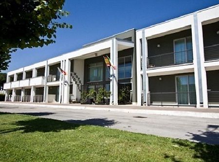 Hotel Sporting Pomezia Exterior foto